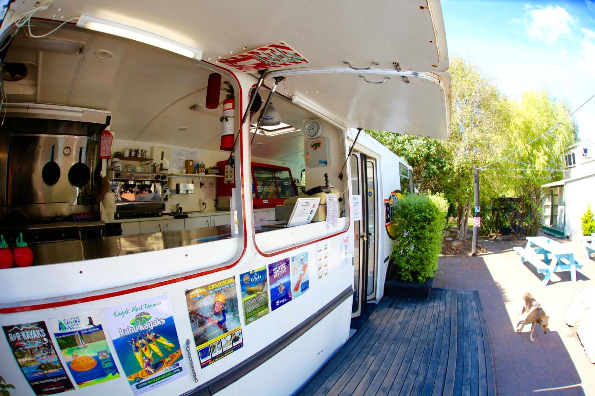 Adventure Inn Marahau Extérieur photo